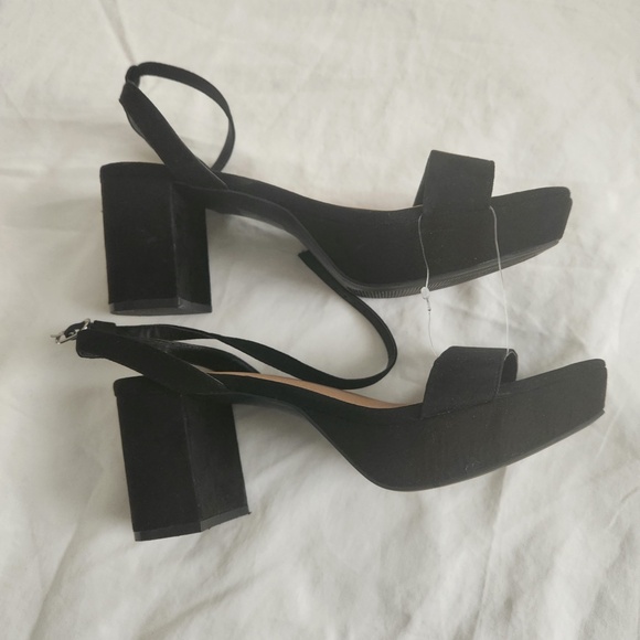 Women's Torrid Faux Black Suede w Ankle Strap Block Heel Platform Shoes 10.5 ww - Picture 11 of 15